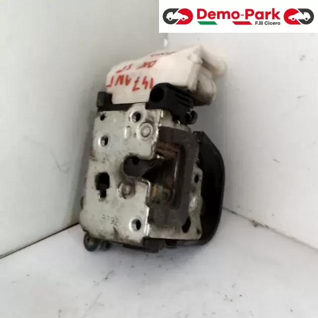 SERRATURA ANT. DX 5PORTE Alfa Romeo 147  0