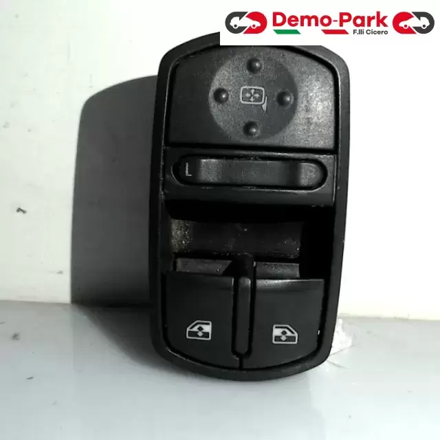 PULSANTIERA VETRI ANT. SX 3PORTE Opel CORSA D 3P 13 258 521 AA 0