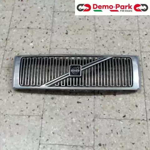MASCHERINA ANTERIORE Volvo 460  0