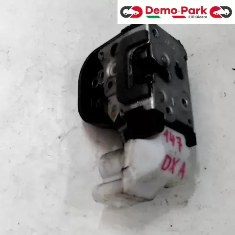 SERRATURA ANT. DX Alfa Romeo 147  0