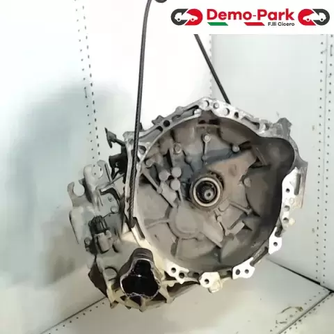 CAMBIO YARIS Toyota YARIS Y91124928 0