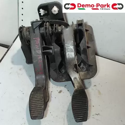 PEDALE FRENO + FRIZIONE  Fiat panda  0