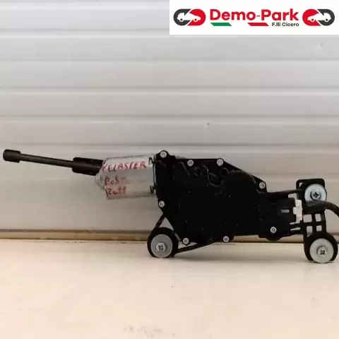 MOTORINO TERGICRISTALLO POST. VELOSTER Hyundai VELOSTER F 00S 2B4 106 0