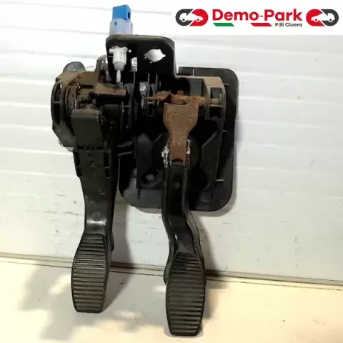 PEDALIERA FRENO/FRIZIONE FIAT 500 100HP Fiat 500 1.4 ST 3194/1 8190 0